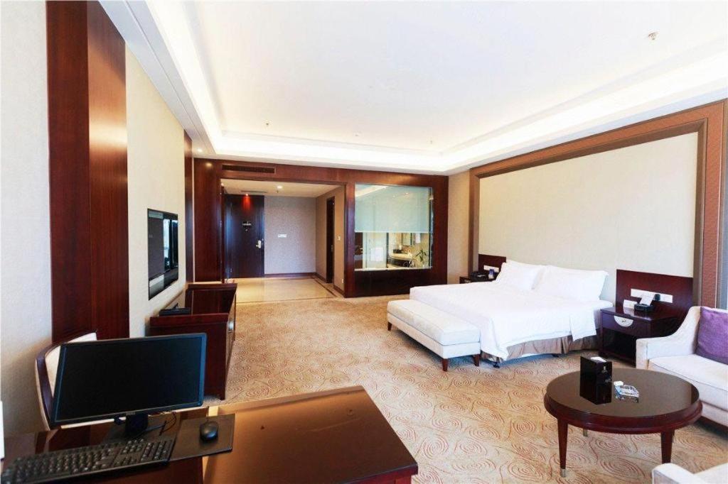 Linyi Blue Horizon International Hotel Yi He Exterior photo