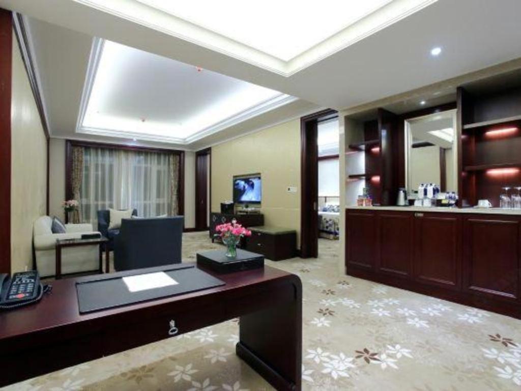 Linyi Blue Horizon International Hotel Yi He Exterior photo