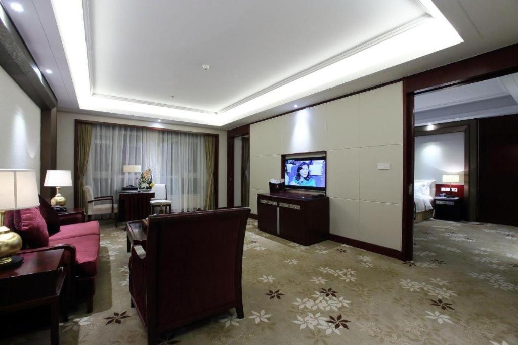 Linyi Blue Horizon International Hotel Yi He Exterior photo