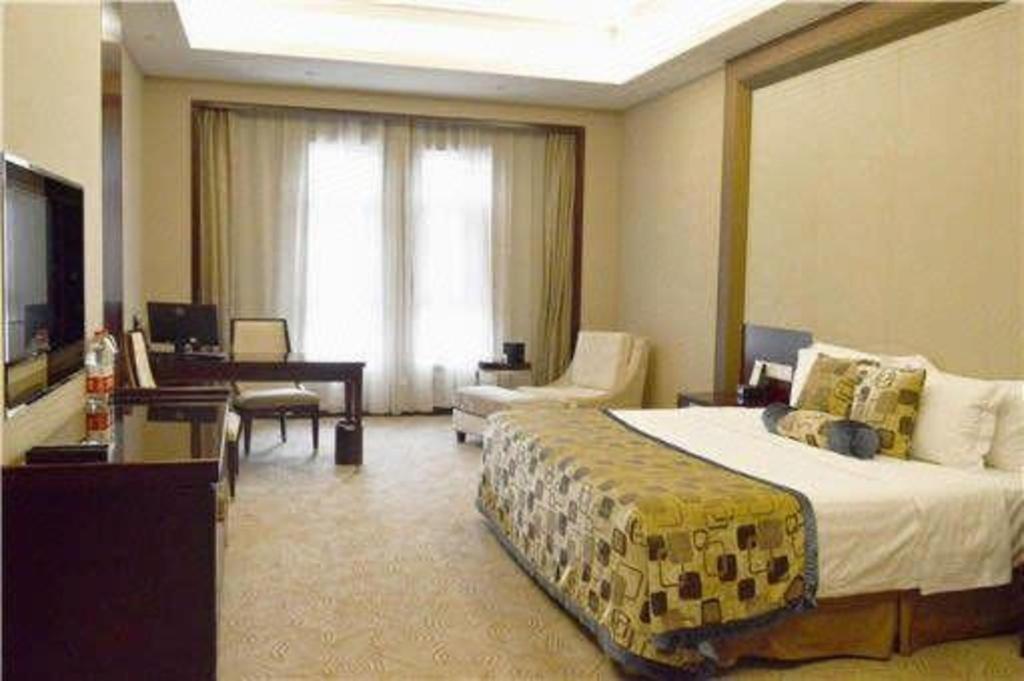 Linyi Blue Horizon International Hotel Yi He Exterior photo