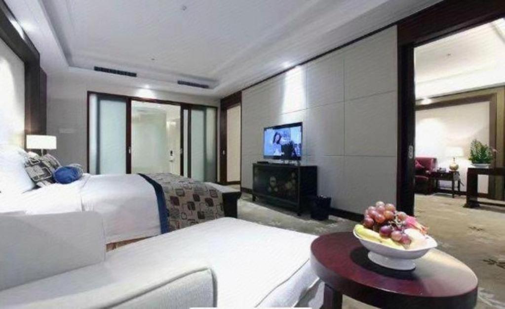 Linyi Blue Horizon International Hotel Yi He Exterior photo