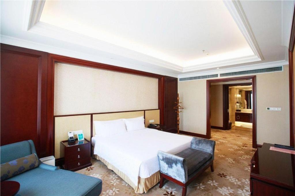 Linyi Blue Horizon International Hotel Yi He Exterior photo