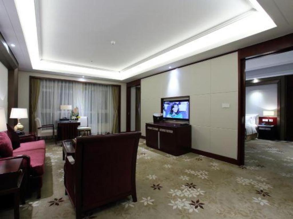 Linyi Blue Horizon International Hotel Yi He Exterior photo