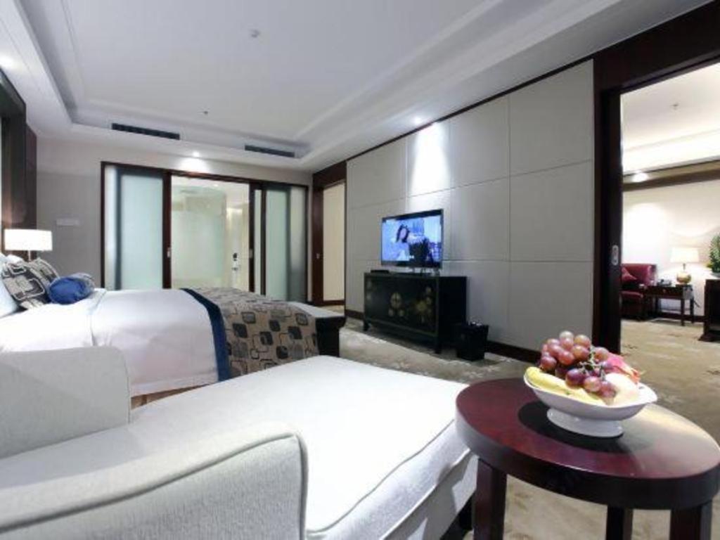 Linyi Blue Horizon International Hotel Yi He Exterior photo