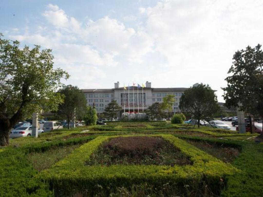 Linyi Blue Horizon International Hotel Yi He Exterior photo