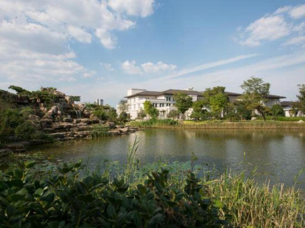 Linyi Blue Horizon International Hotel Yi He Exterior photo